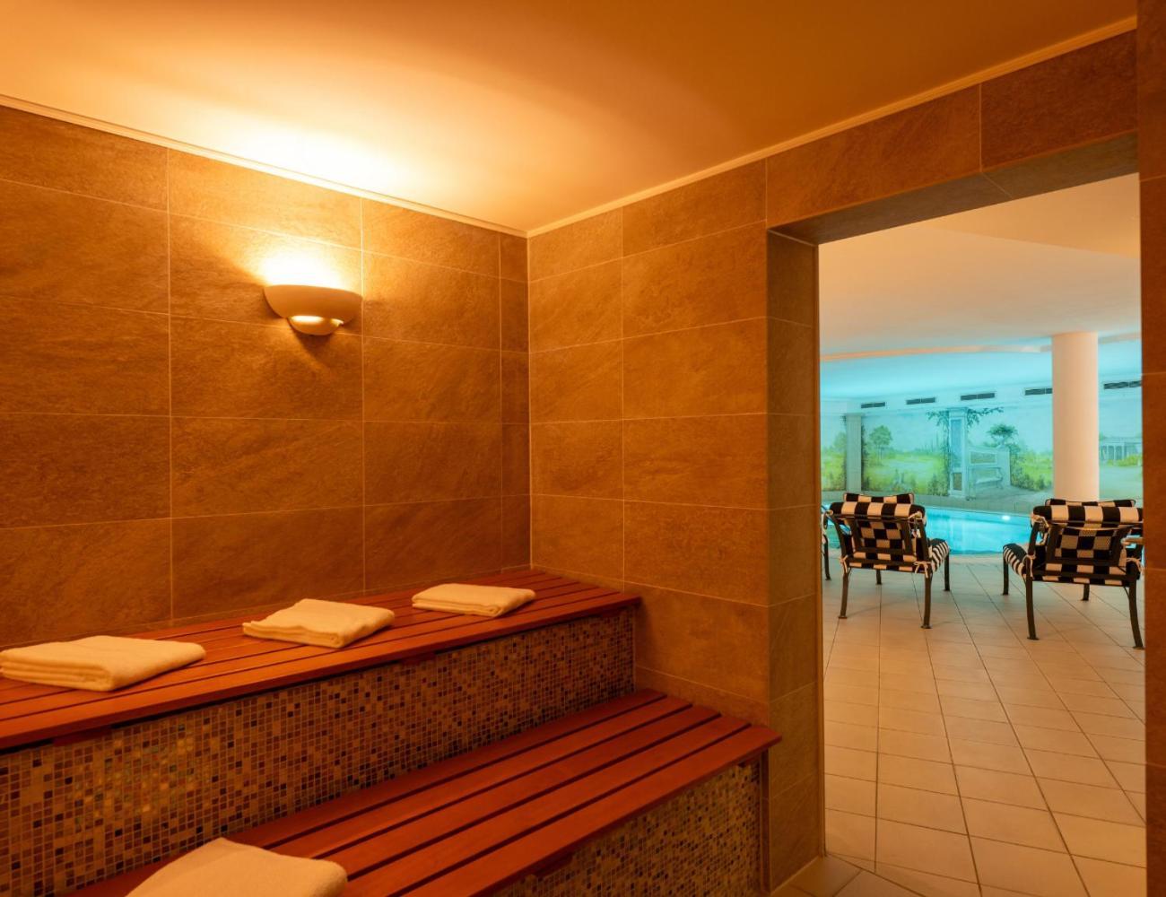 Louisa's Place Hotel
