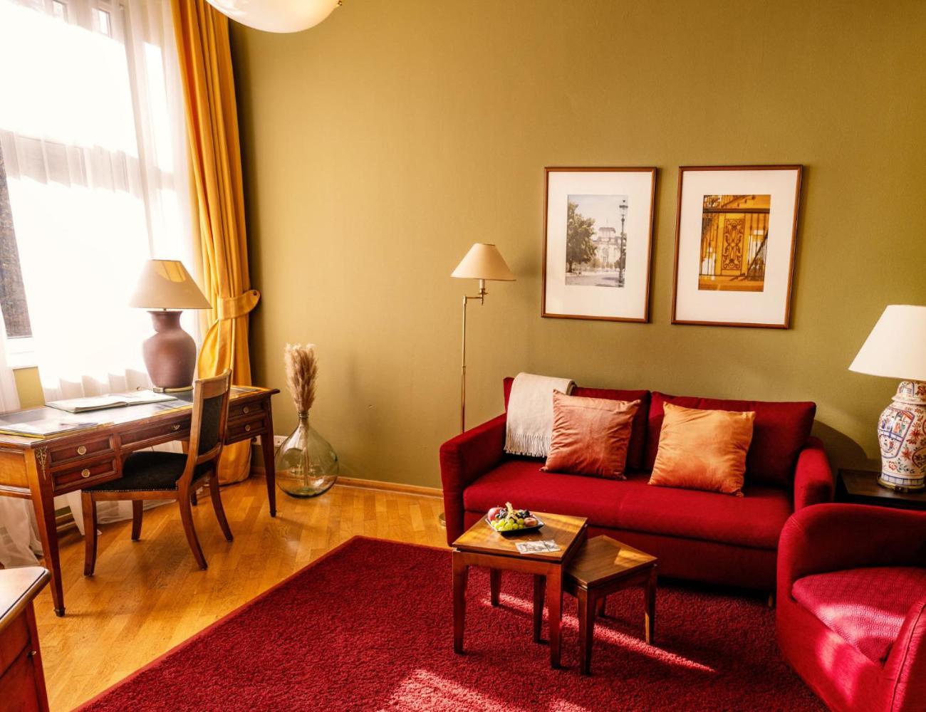 Louisa's Place 5*